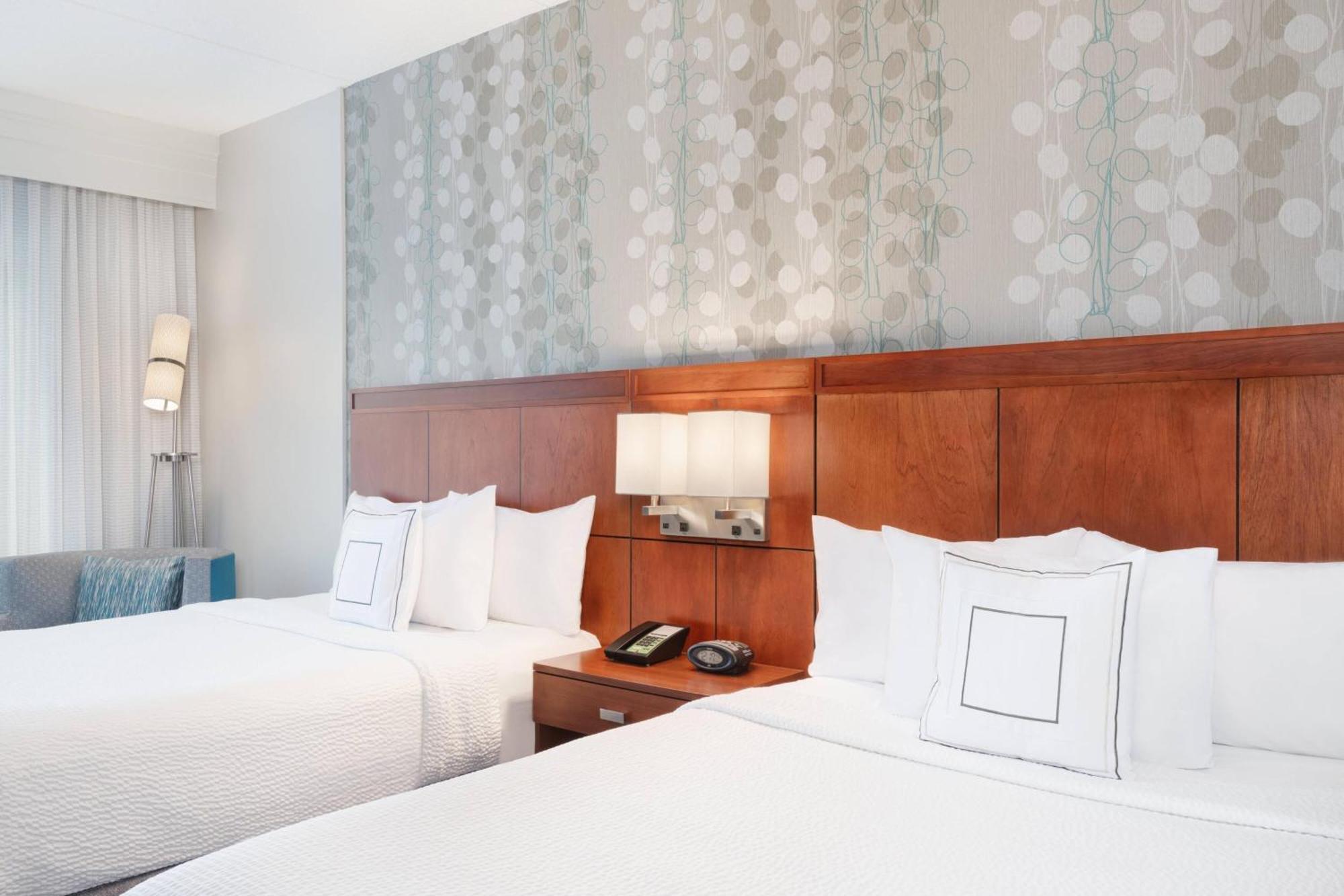 Отель Courtyard By Marriott Pittsburgh Washington Meadow Lands Экстерьер фото