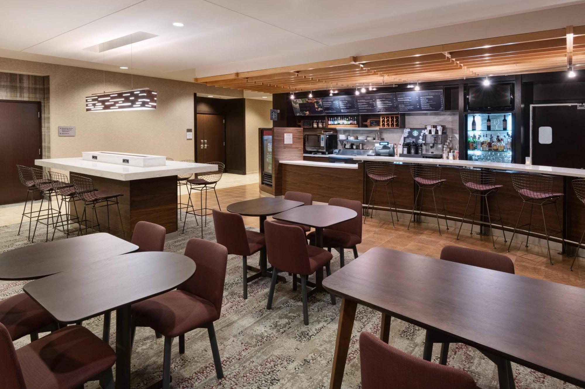 Отель Courtyard By Marriott Pittsburgh Washington Meadow Lands Экстерьер фото