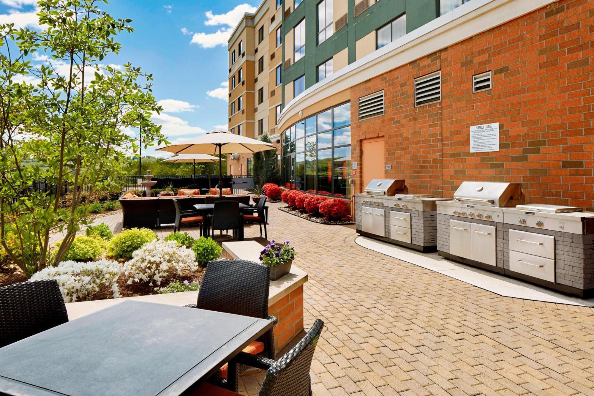 Отель Courtyard By Marriott Pittsburgh Washington Meadow Lands Экстерьер фото