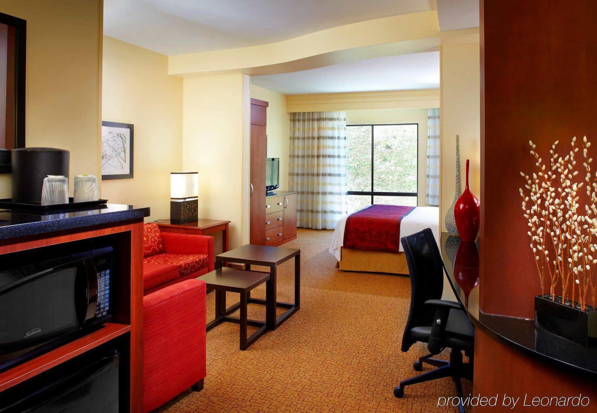 Отель Courtyard By Marriott Pittsburgh Washington Meadow Lands Экстерьер фото